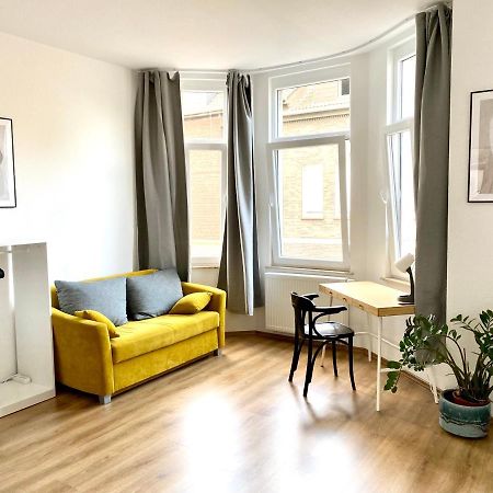2 Rooms, Free Parking, 25 Min To Duesseldorf, 150 Mbps Wlan Duisburg Exterior foto
