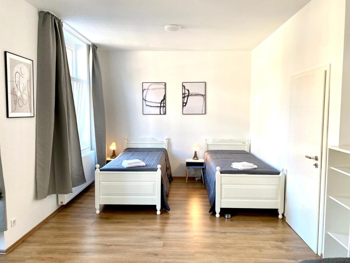 2 Rooms, Free Parking, 25 Min To Duesseldorf, 150 Mbps Wlan Duisburg Exterior foto
