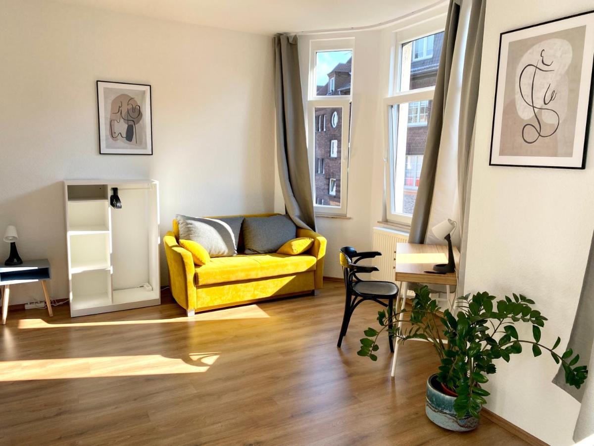 2 Rooms, Free Parking, 25 Min To Duesseldorf, 150 Mbps Wlan Duisburg Exterior foto