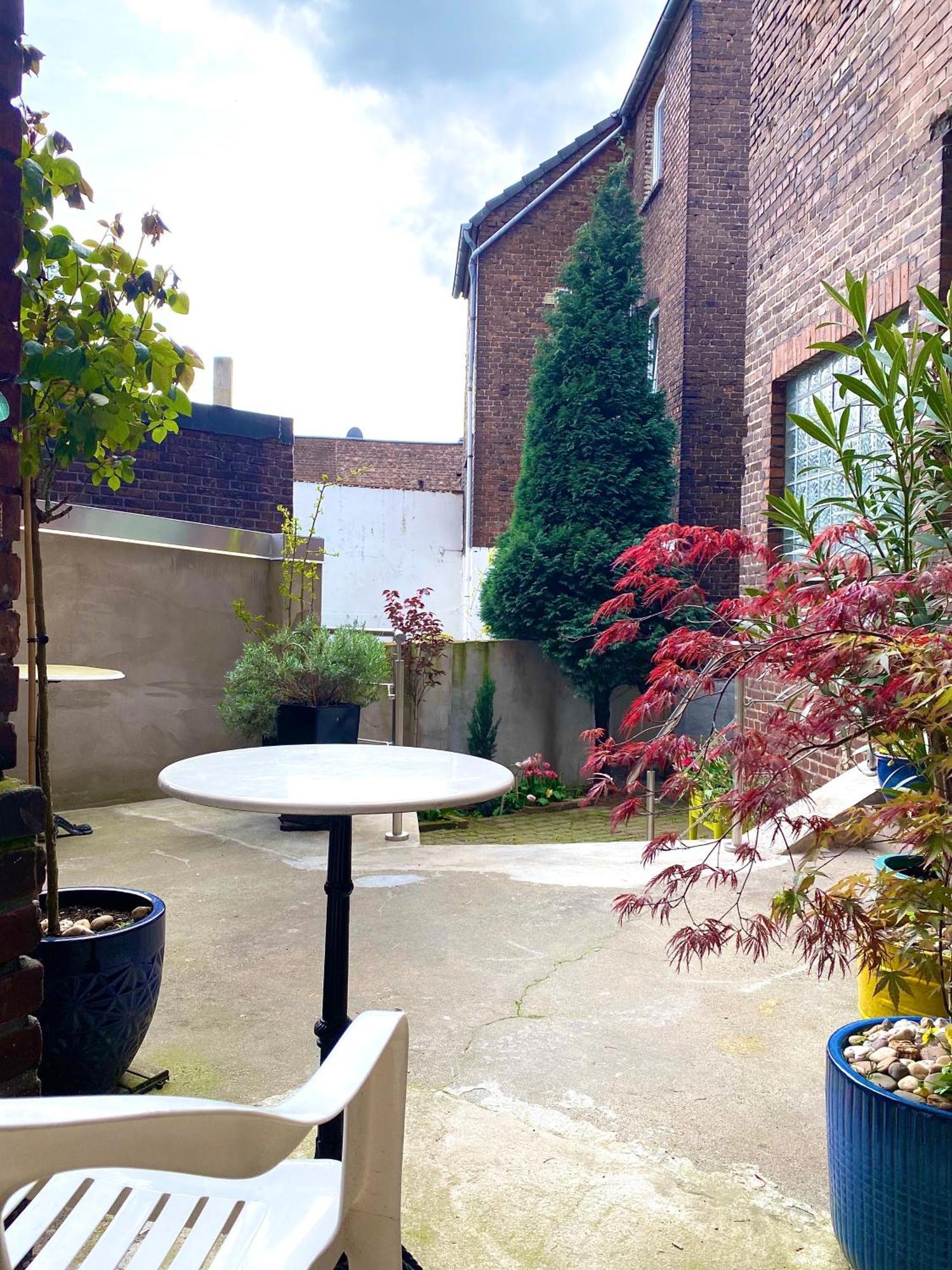 2 Rooms, Free Parking, 25 Min To Duesseldorf, 150 Mbps Wlan Duisburg Exterior foto