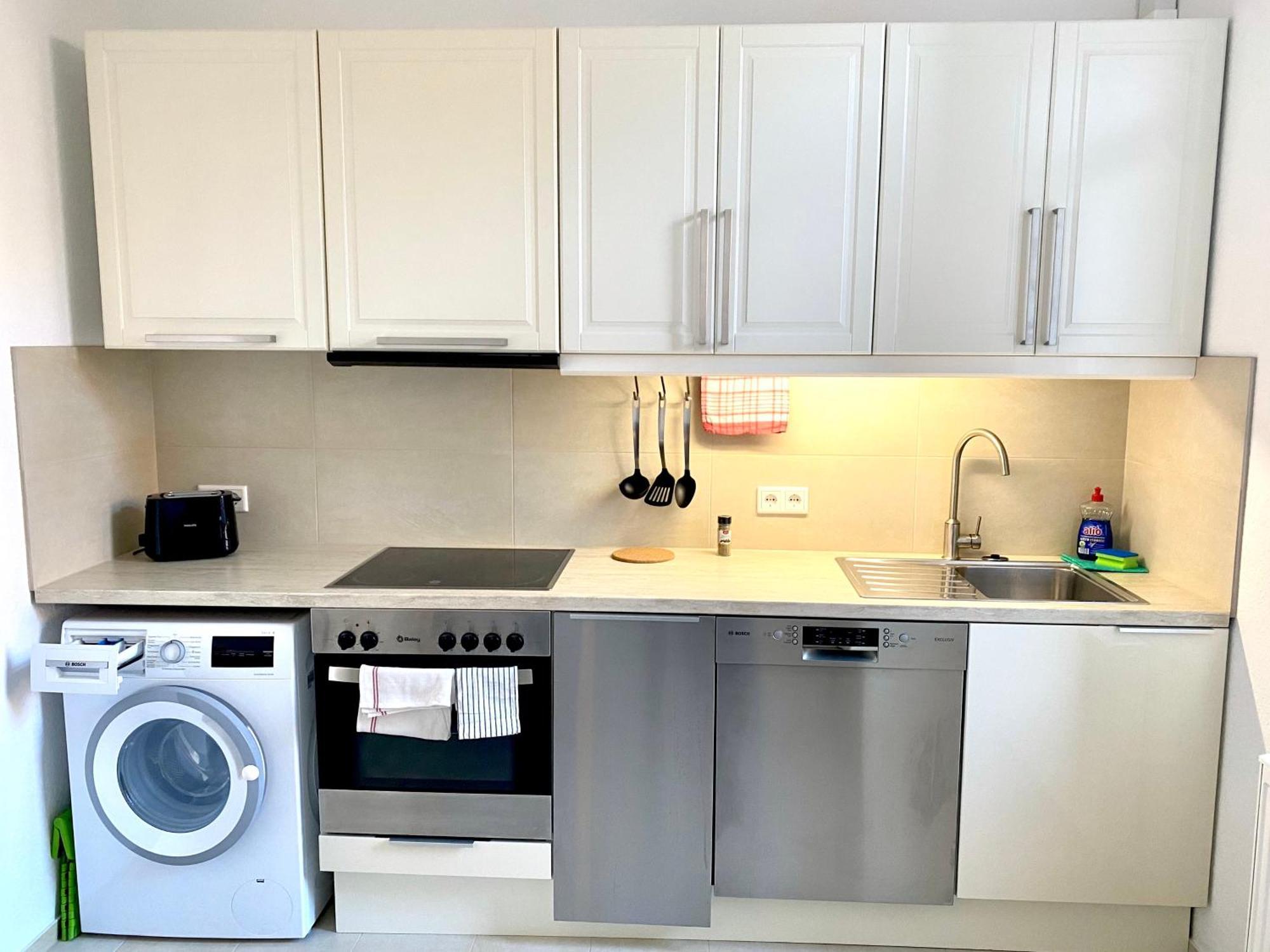 2 Rooms, Free Parking, 25 Min To Duesseldorf, 150 Mbps Wlan Duisburg Exterior foto
