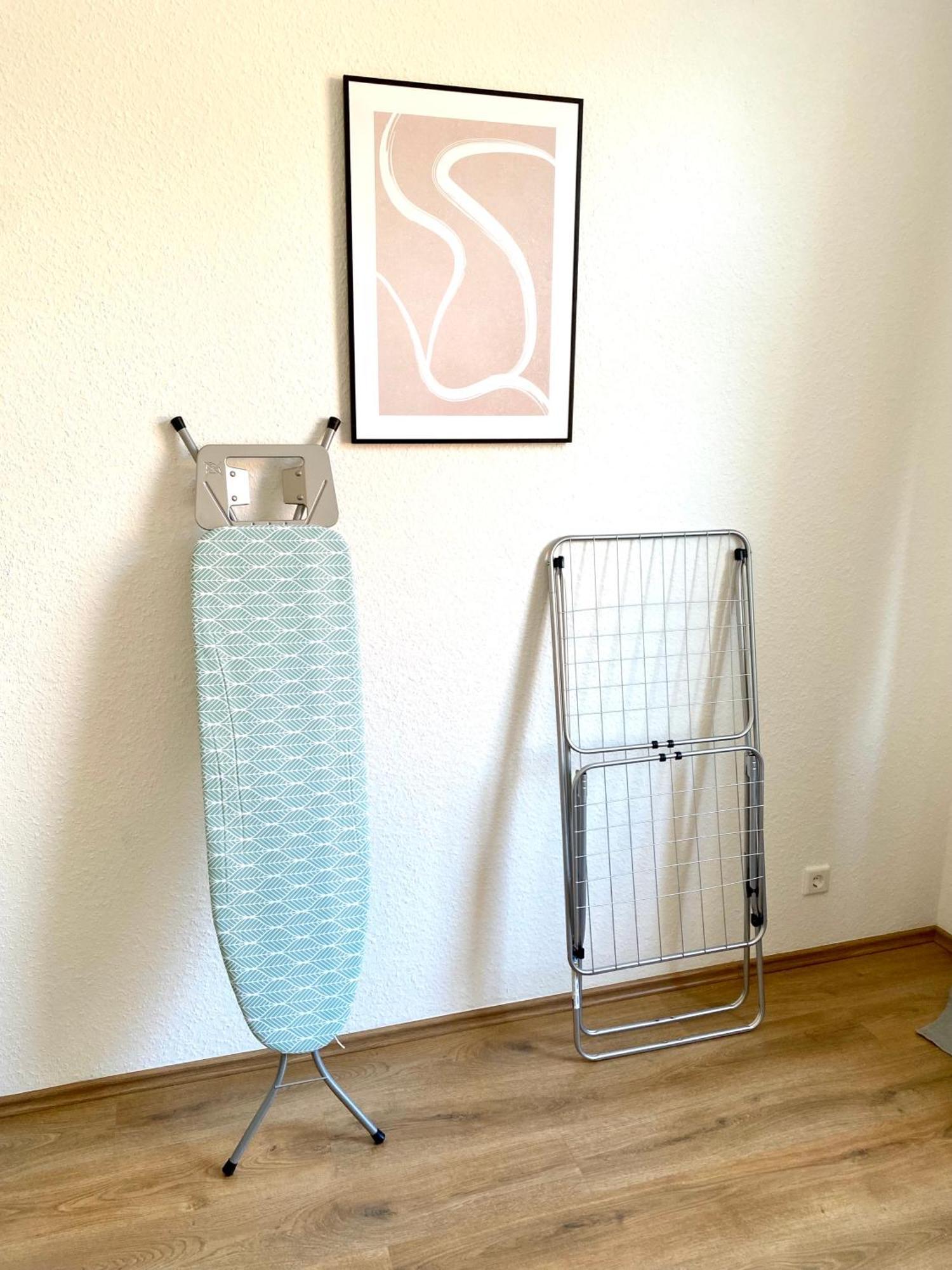 2 Rooms, Free Parking, 25 Min To Duesseldorf, 150 Mbps Wlan Duisburg Exterior foto